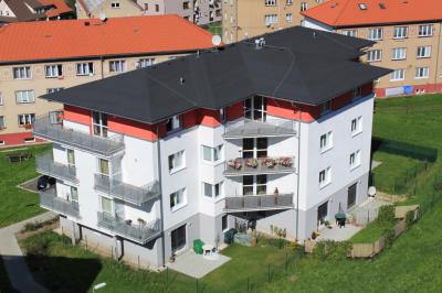 Bytový dům v Březové u Sokolova - IKO Armourglass