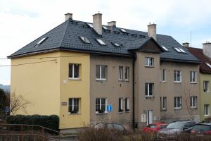 Bytový dům v Sokolově - PREFA taška 